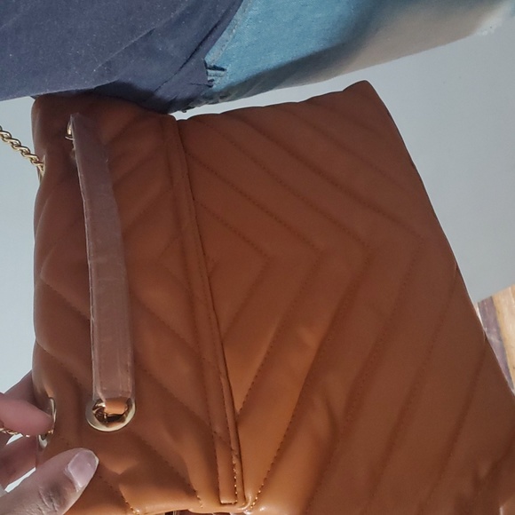 BRAND NEW Camel / Tan chain link crossbody/ shoulder bag - Picture 5 of 7
